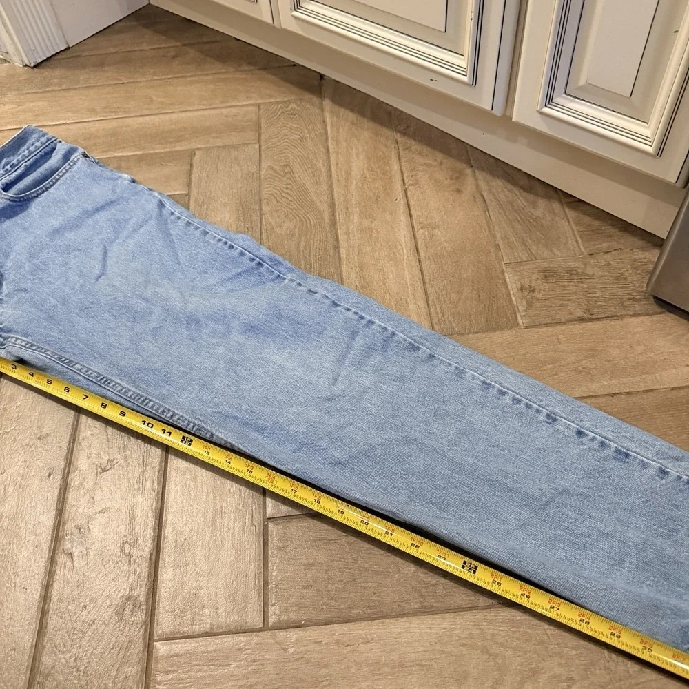 Vintage Levi's 550 Relaxed Light Wash Denim Jeans 34x32 Mexico Perfectly Worn
